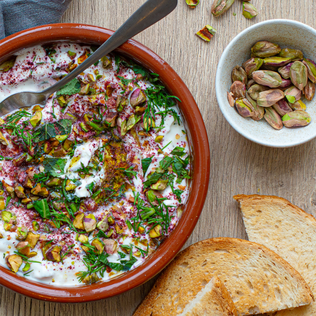 Glutenfri dipp med cornichons och sumak