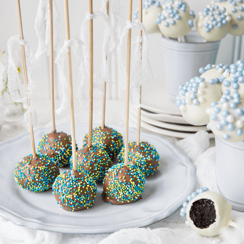 Candy Cane Brownie Cake Pops Recipe! {So EASY}